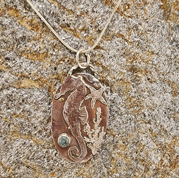 TURQUOISE SEA HORSE PENDANT HANDCRAFTED WITH RECYCLED STERLING SILVER METAL - Picture 2 of 7